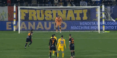 足球欧冠16强对阵出炉，多场焦点战提前上演